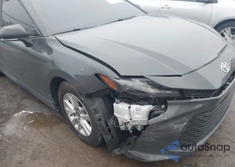 2025 Toyota Camry Le z USA, uszkodzony, nr VIN 4T1DAACKXSU616829